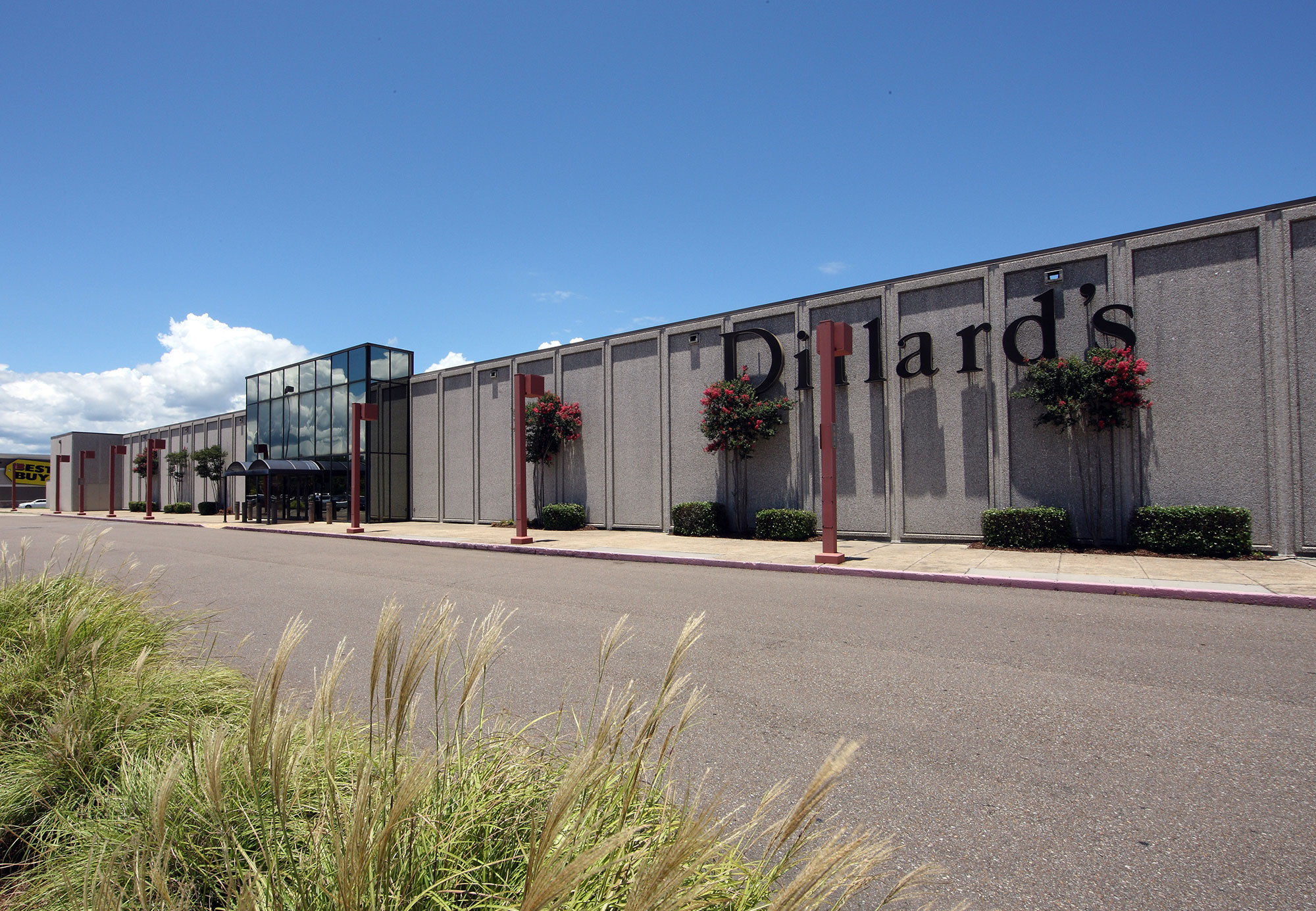 Dillard’s Hammond Square